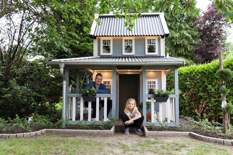 
			Dieter Sluiter baute ein kleines Häuschen für seine Tochter Amélie – komplett alleine.

		